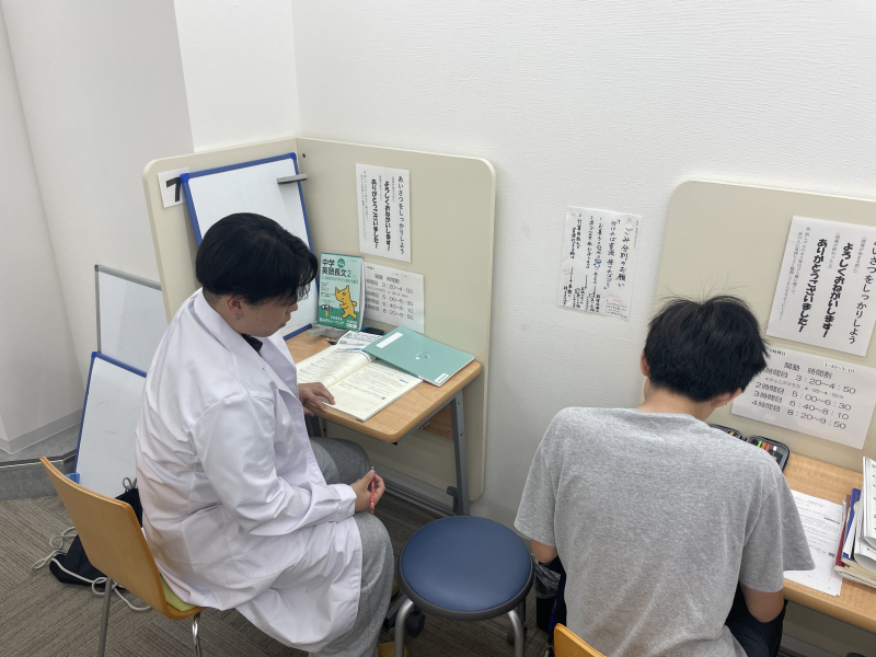 教室の雰囲気　自習もできるように