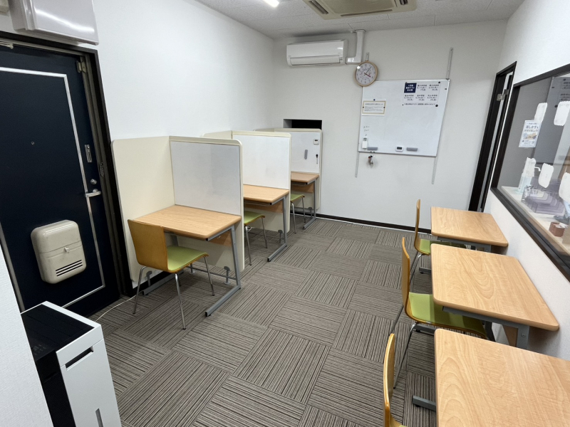学習に没頭できる自習室エリア